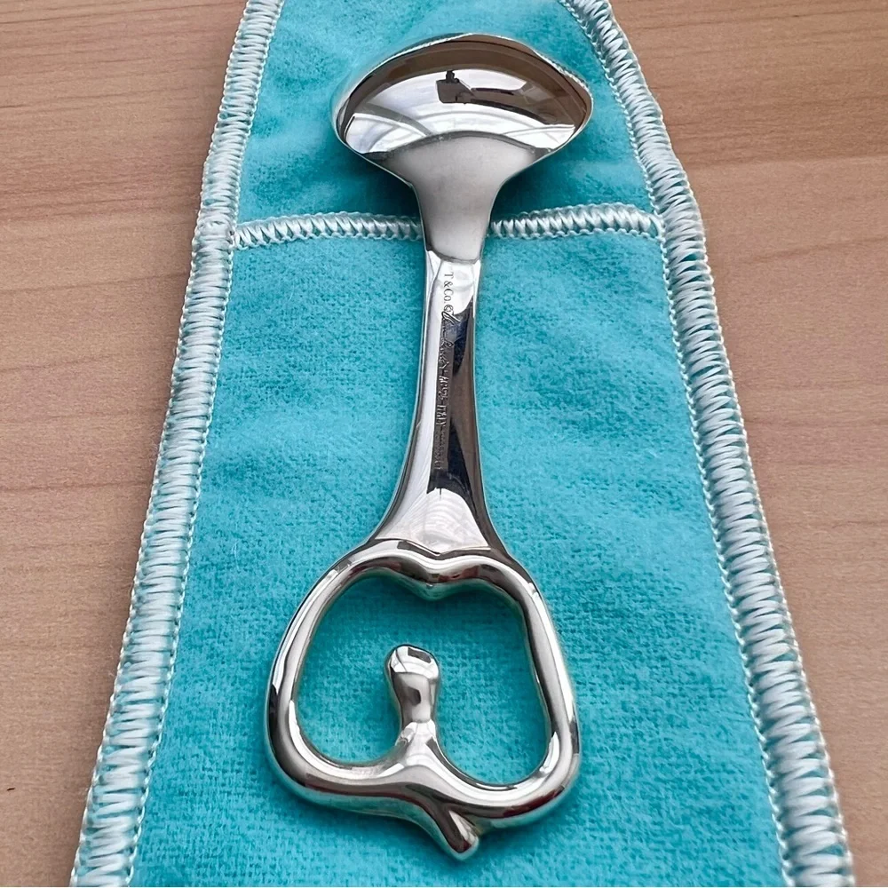 Tiffany & Co Baby Silver Spoon with Apple shape handle in original box and pouch - Picture 9 of 15